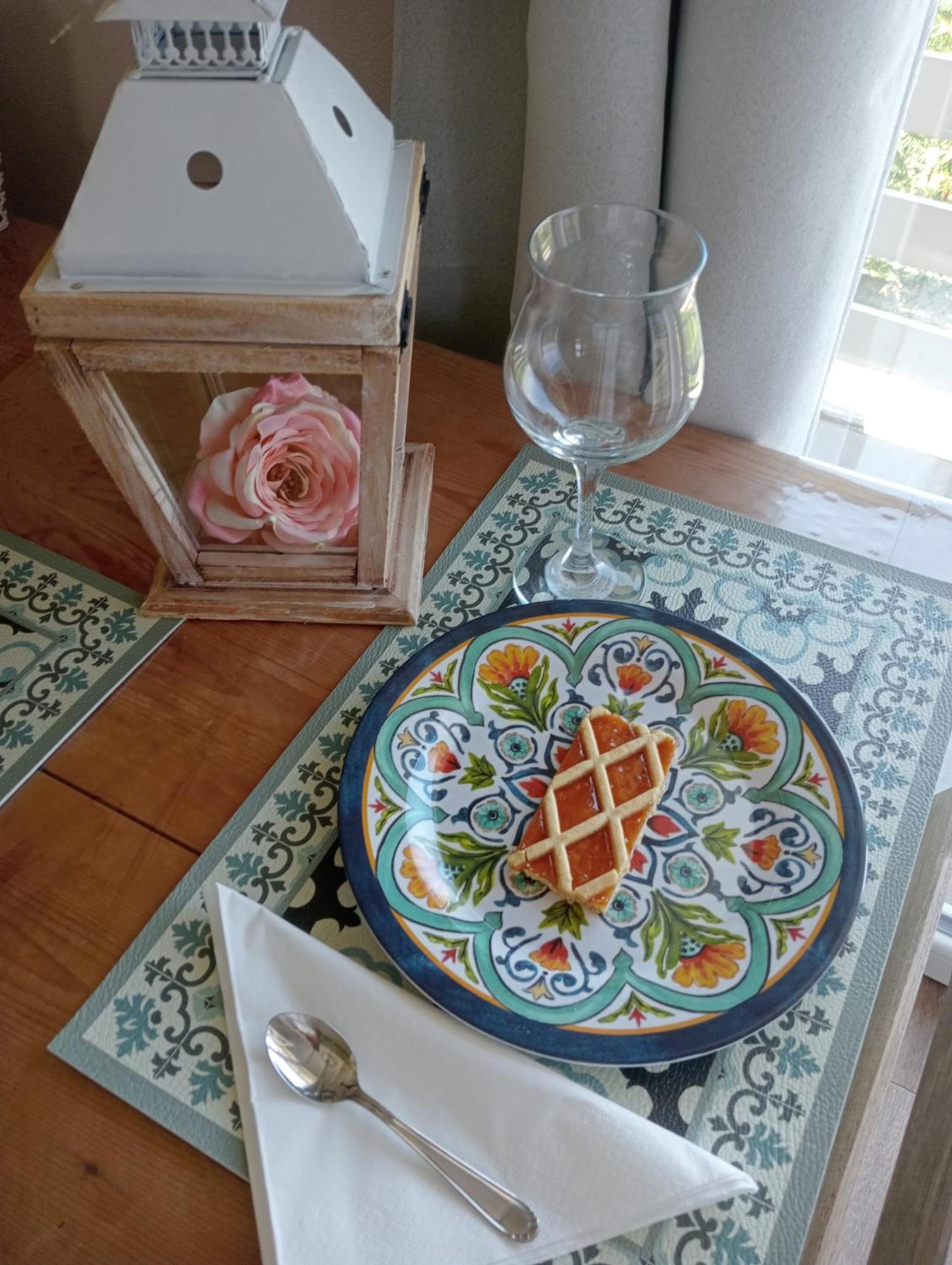 Nife Tiny House - Secret Garden Villa Montalbo Eksteriør billede